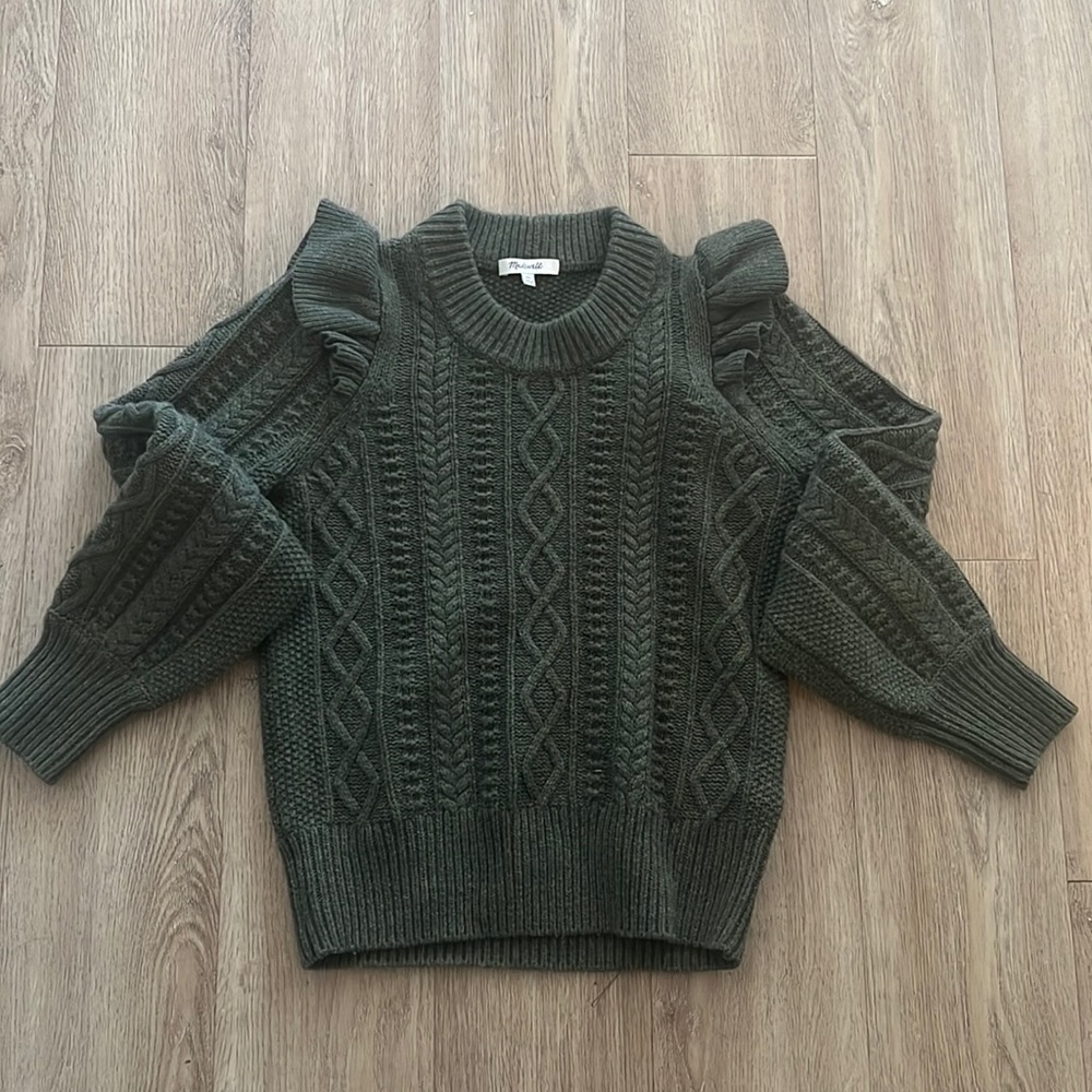 New condition! Madewell Hollydene Ruffle-
Shoulder Pullover Sweater